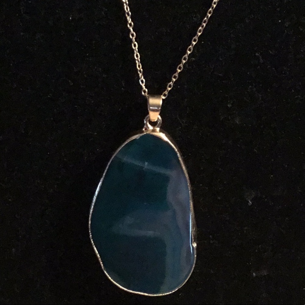 3” TEAL AGATE PENDANT on GOLD TONE NECKLACE - Picture 7 of 7